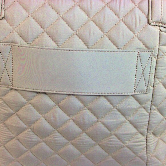 Ellen Tracy "Melanie" 20" Diamond Quilted Nylon East West Travel Tote – Timeless - Picture 3 of 16